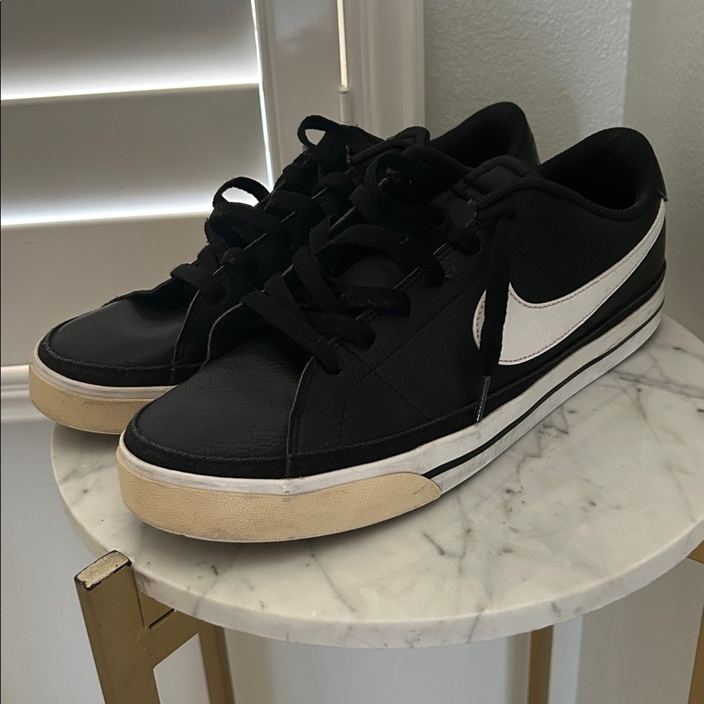 Nike Size 12 Black and White Casual Sport Shoes